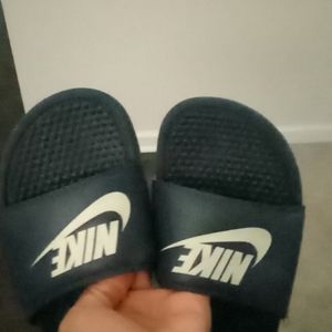 Nike slides